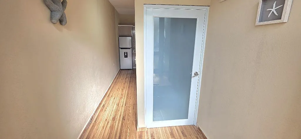 1 bed, 1.0 bath, 300 sqft, $1,000 — Photo 4
