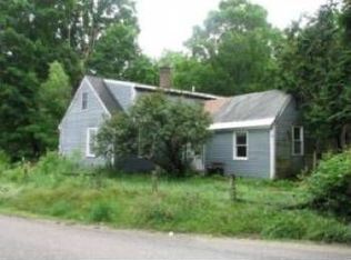 3 Upper Craney Hill Rd, Weare, NH 03281