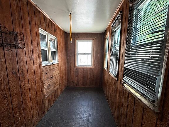 2nd image of 197 Sherman St