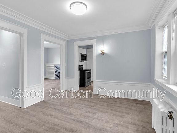 4th image of 2809 Main St APT 2