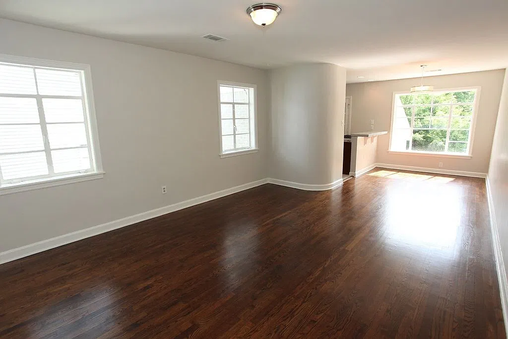 2 bed, 1000 sqft, $1,195 — Photo 2
