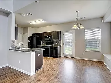 702 Hatton Hill Ln — Photo 8