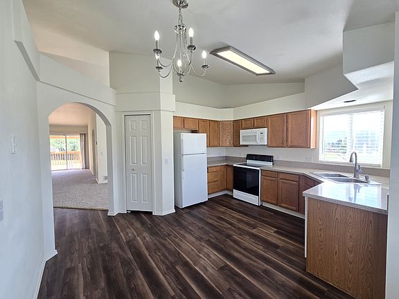 4th image of 97 Misty Creek Dr