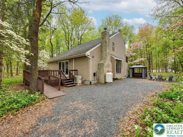 8 Wahoo Ct, Albrightsville, PA 18210