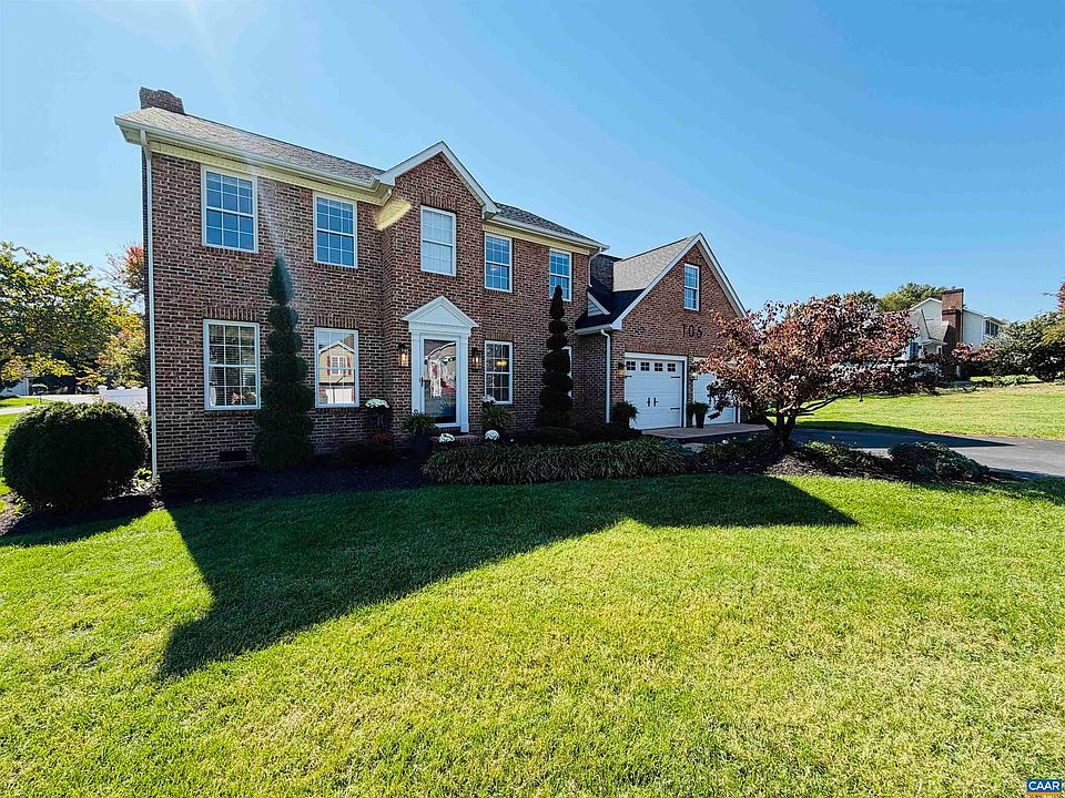 1st image of 105 Willow Dr