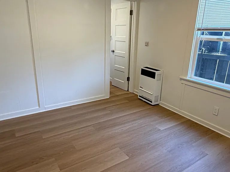 209 Decker St #215 — Photo 6