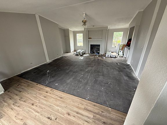 3rd image of 230 Saddle Dr