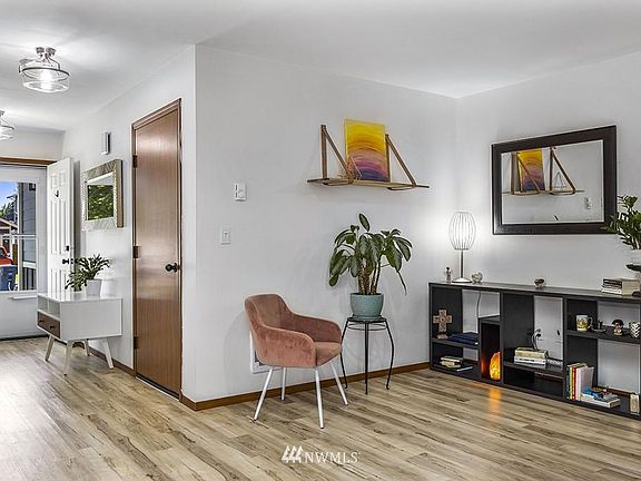 5th image of 20506 5th Avenue Ct E