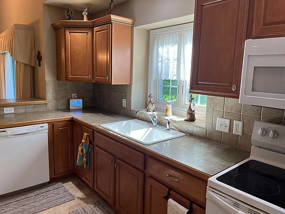 4th image of 8903 N Clearwater Dr