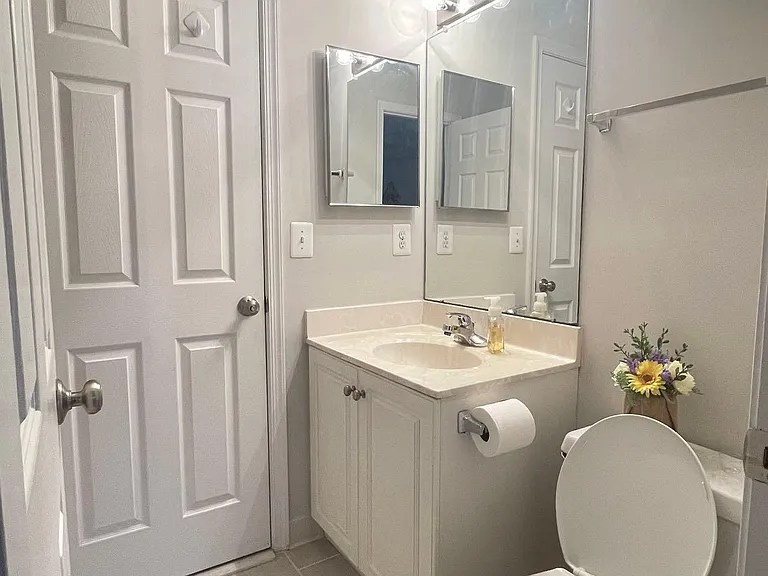10016 Vanderbilt Cir #9 — Photo 9