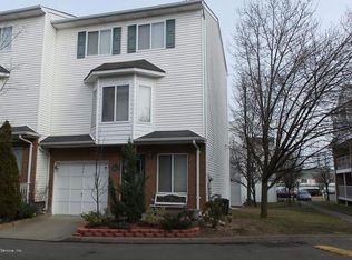 256 Jamie Ln, Staten Island, NY