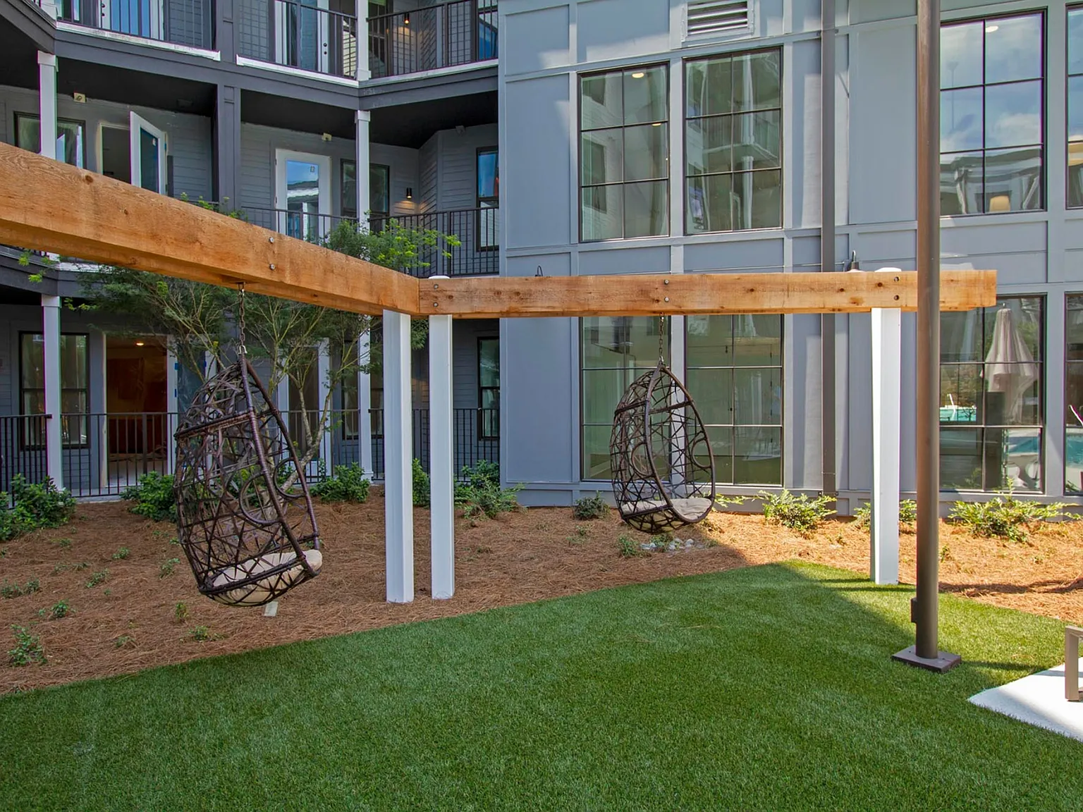 Spectator Apartments — Photo 4