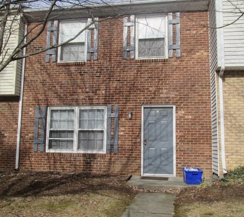 1st image of 312 Broce Dr #103