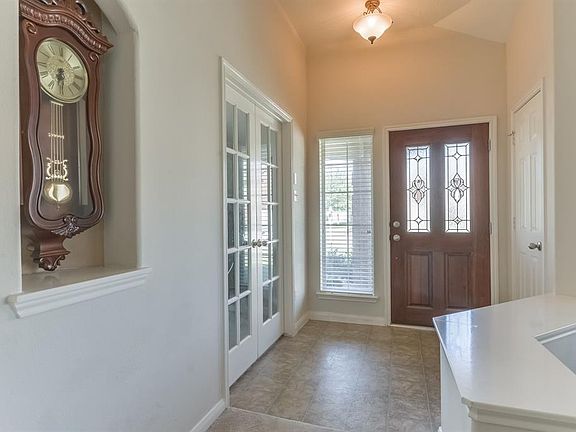 5th image of 5834 Lundwood Ln
