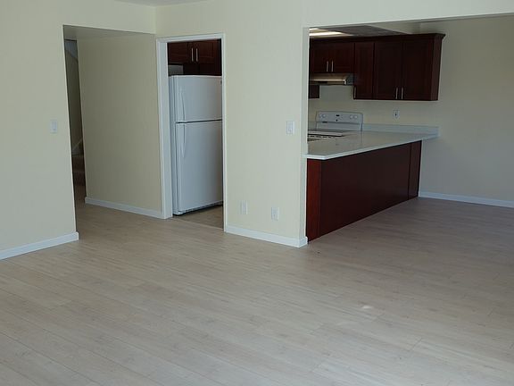 4th image of 4185 Wessex Dr