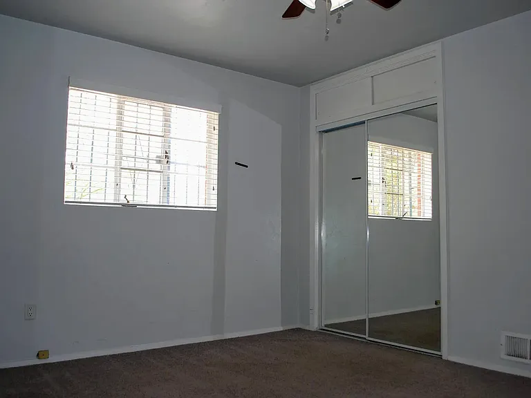 2743 N Tyndall Ave — Photo 16