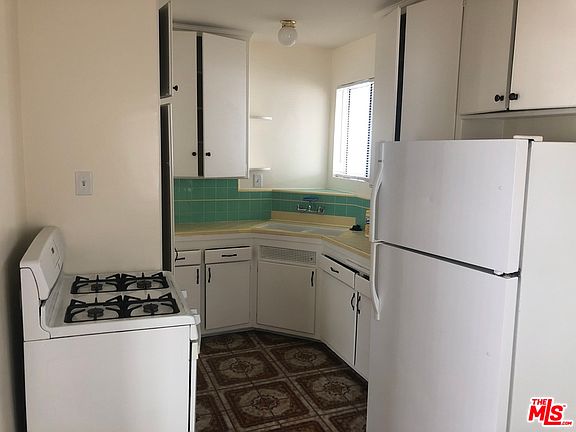 3rd image of 3002 Petite Ct