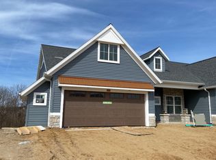 4722 Wind Dr #11, Holland, MI 49423