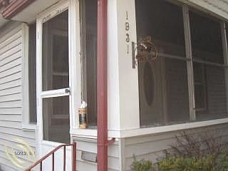 2nd image of 1931 Symes St