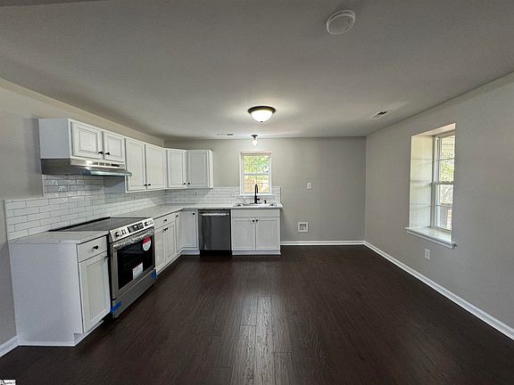 3rd image of 310 Belton Dr