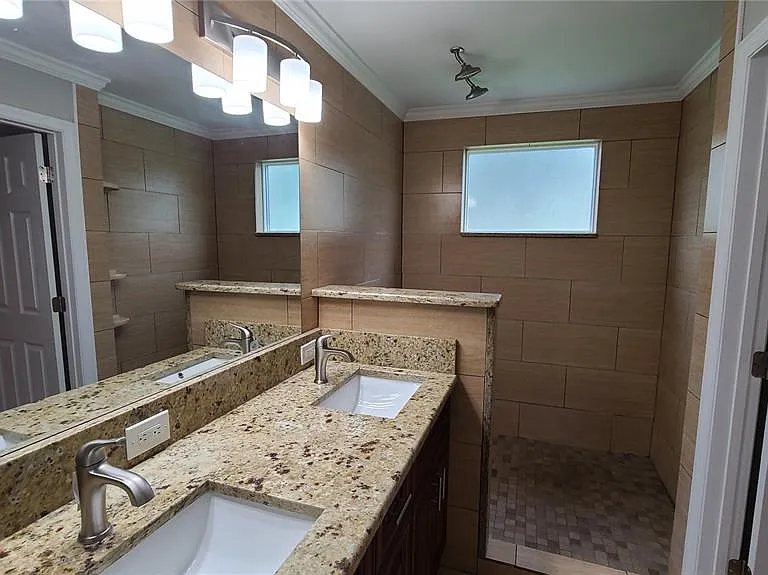 1718 Cardinal Dr — Photo 22