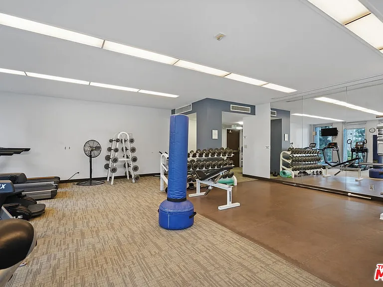 800 W 1st St #1409 — Photo 32