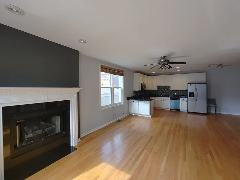 1102 N Marshfield Ave #1W — Photo 6