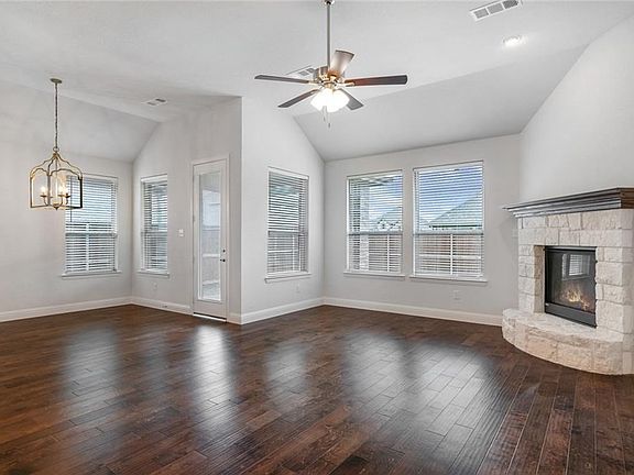 5th image of 2217 Hubbard Park Ln