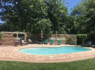 179 Newtown Rd, Hampton Bays, NY 11946