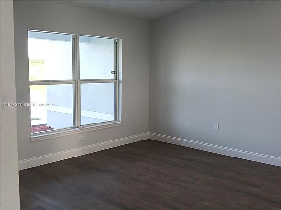 3rd image of 634 Royce Rd