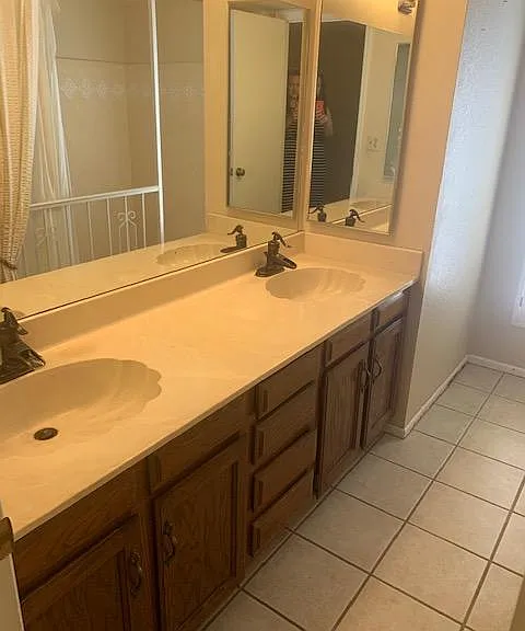 1319 E Fountain St — Photo 12