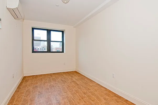 Rented by Perry Associates NYC Inc | media 29