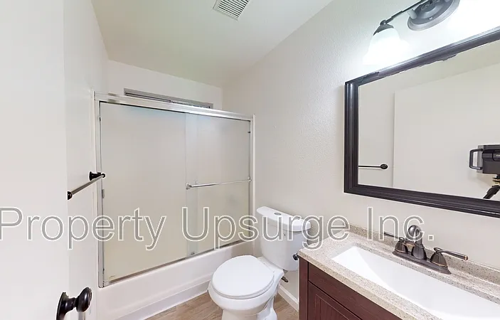 1450 Victor Ave #B — Photo 7