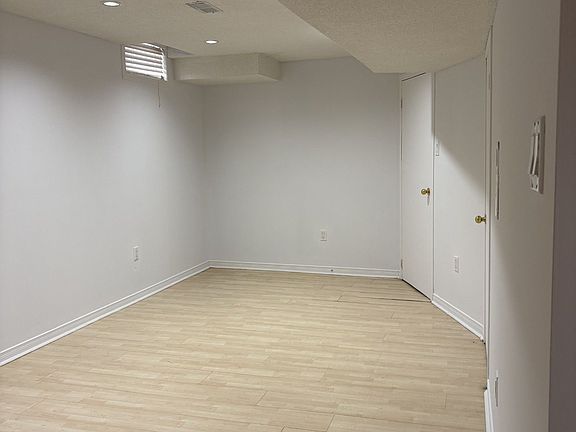 5th image of 48 Grand Valley Blvd