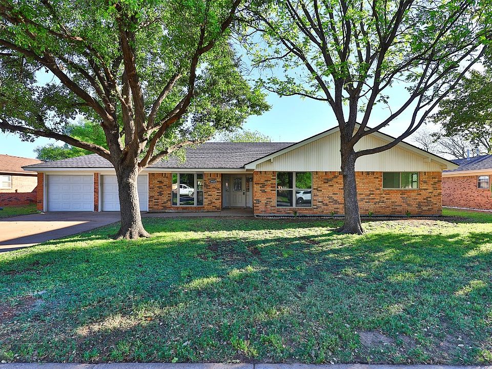 1st image of 2926 Robertson Dr
