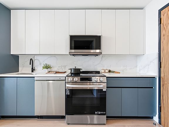 4th image of 628 Summit Ave #1