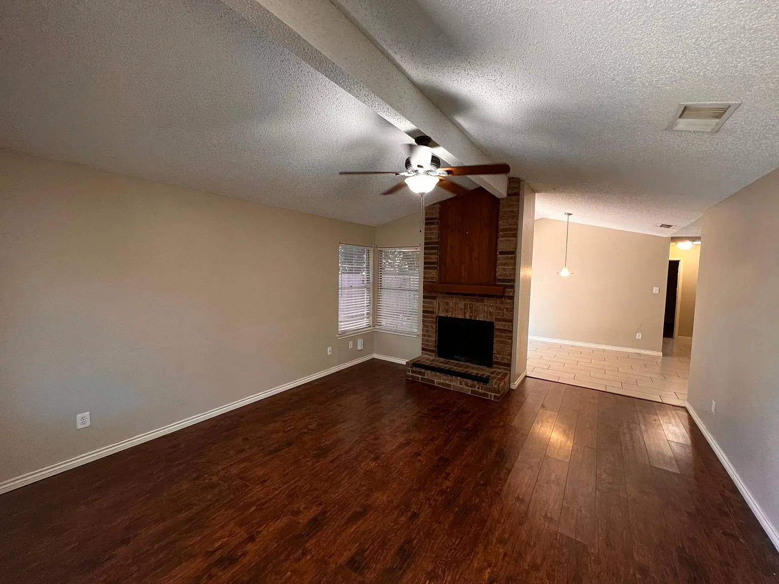 3 bed, 1176 sqft, $1,675 — Photo 2