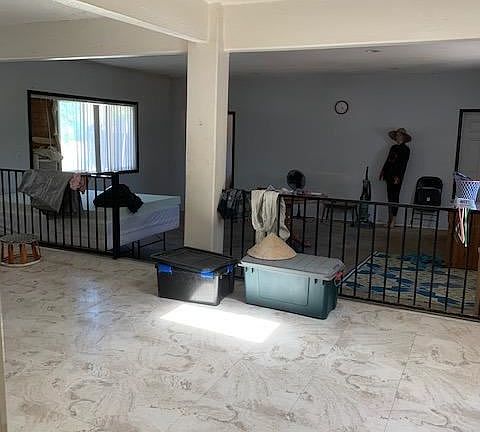 5th image of 4926 Warren Ave