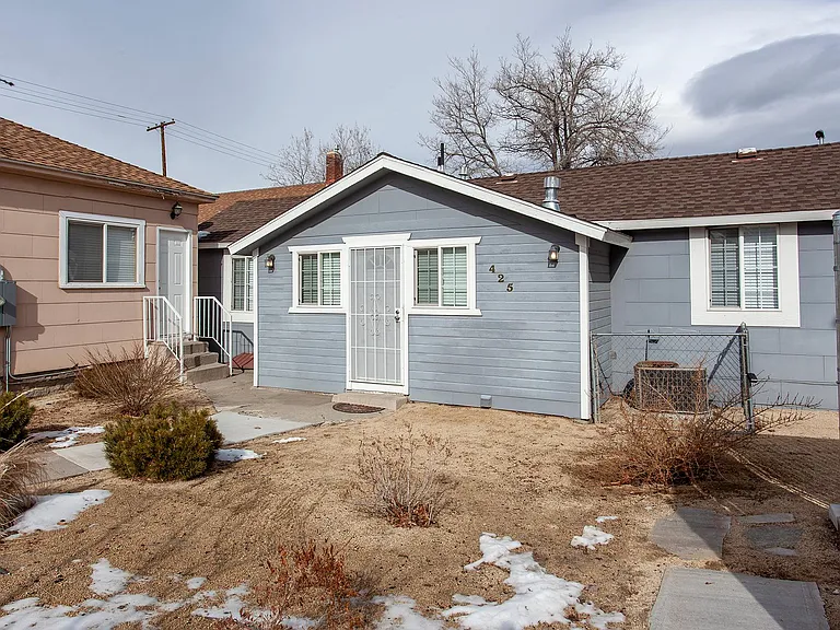 425 Stewart St — Photo 3