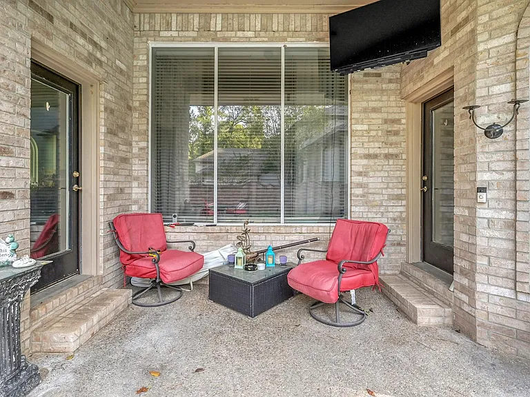 192 Monterrey Rd W — Photo 24