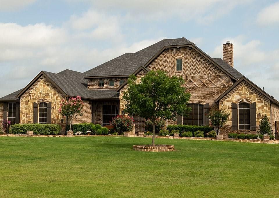 1st image of 8011 Hess Dr