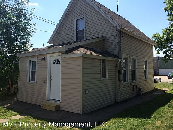 3rd image of 1013 Green Bay St