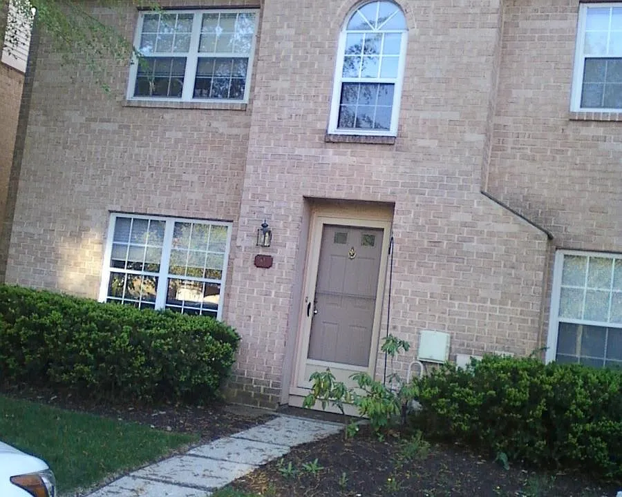 9 Rampart Dr