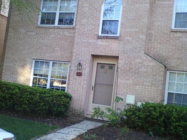 9 Rampart Dr, Wayne, PA 19087 – 2-bedroom rental in Wayne