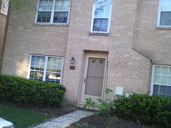 9 Rampart Dr, Wayne, PA 19087