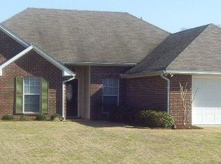 606 Summer Pl, Flowood, MS 39232