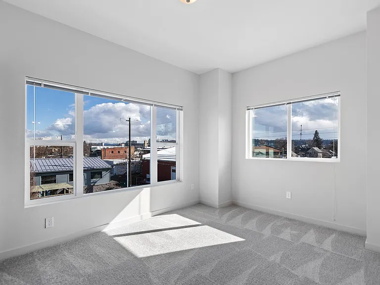 Mallon Apartments — Photo 13