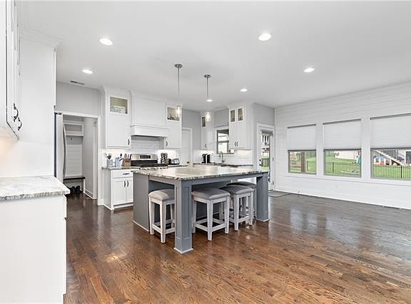 5th image of 509 NE Doran Dr
