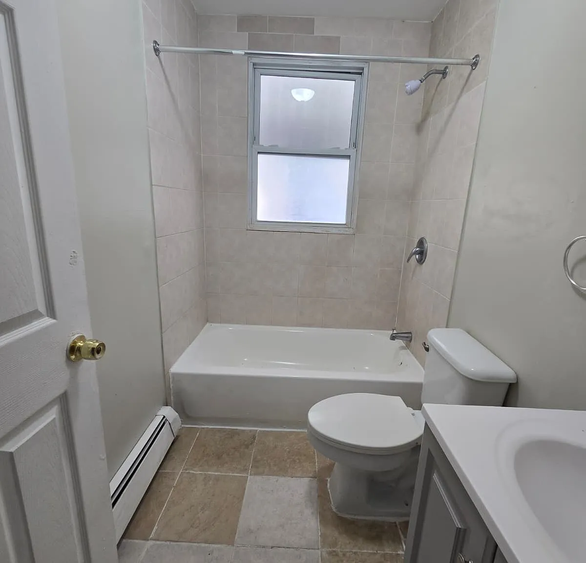3 bed, $1,995 — Photo 3