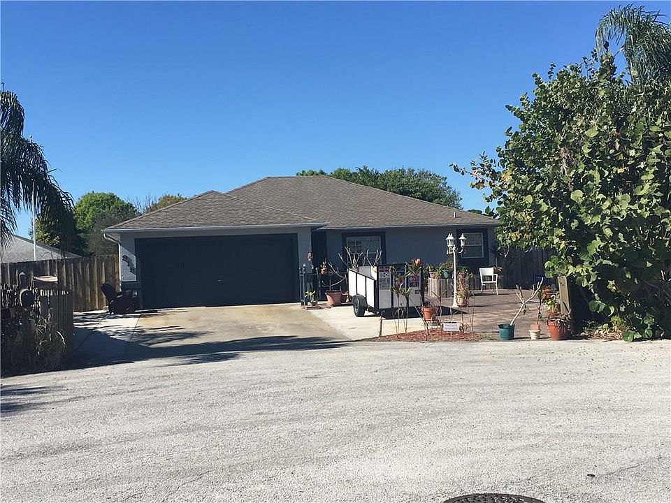 2nd image of 915 11th Ave